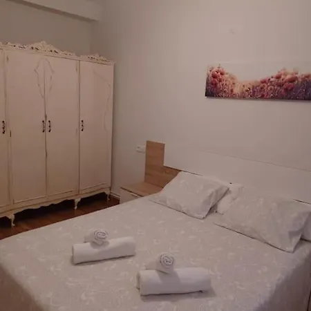 Apartment Reformado, Comodo Y Funcional En *